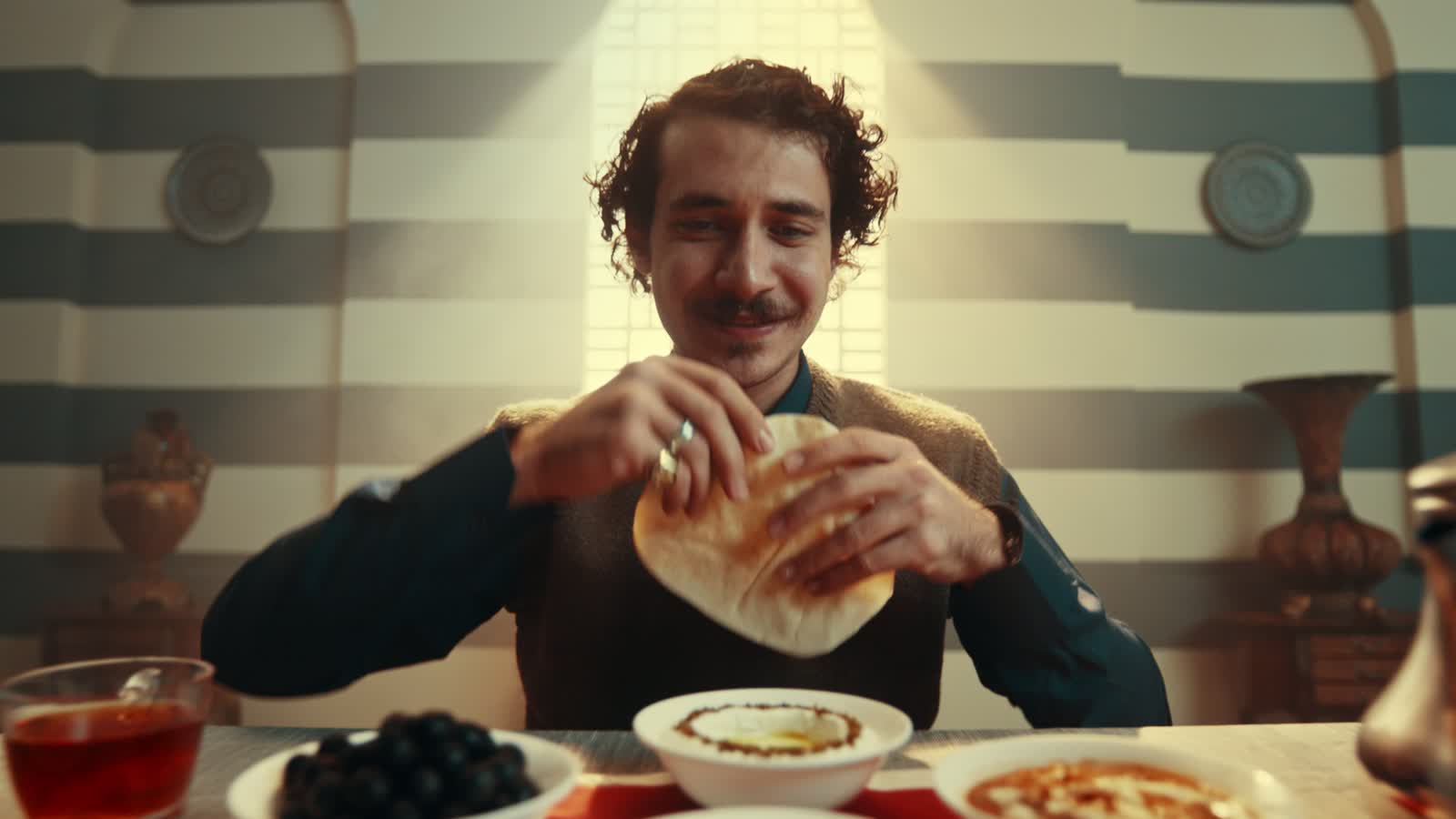 Shawarma House, فيه من كل بيت (film thumbnail)