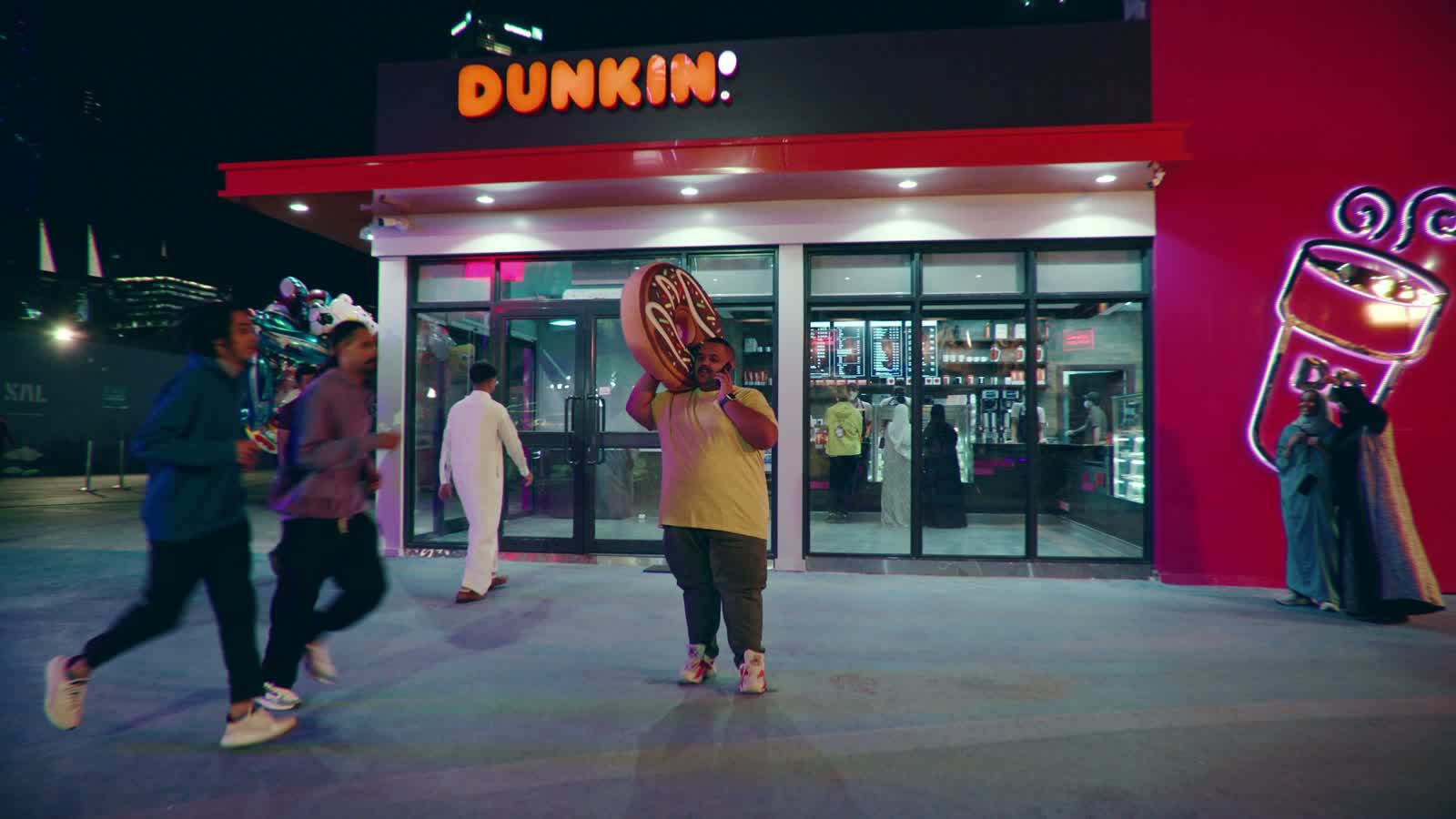 Dunkin’, Closer to you (film thumbnail)